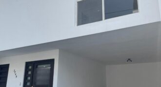 CASA EN VENTA ZONA TRANQUILA CUMBRES